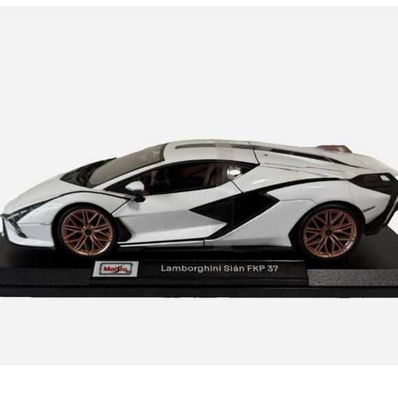 Maisto  Special Edition 1:18 Scale Lamborghini Sian FKP 37 Diecast Car - Picture 1 of 8